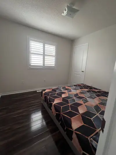 Room for rent looking for girls