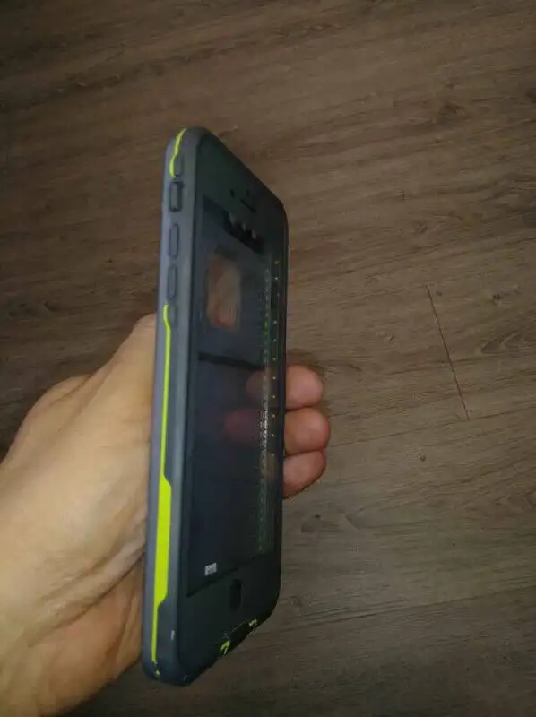 LifeProof FRĒ SERIES Waterproof Case for iPhone 8 Plus & 7 Plus in Cell Phone Accessories in Mississauga / Peel Region - Image 9