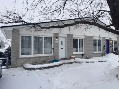 Private room available in a shared house located on Charlton Drive in Ottawa. Ideal for a quiet, res...