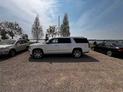 Feast your eyes on this gorgeous 2016 Cadillac Escalade ESV Platinum, a full-size FULLY LOADED luxur...