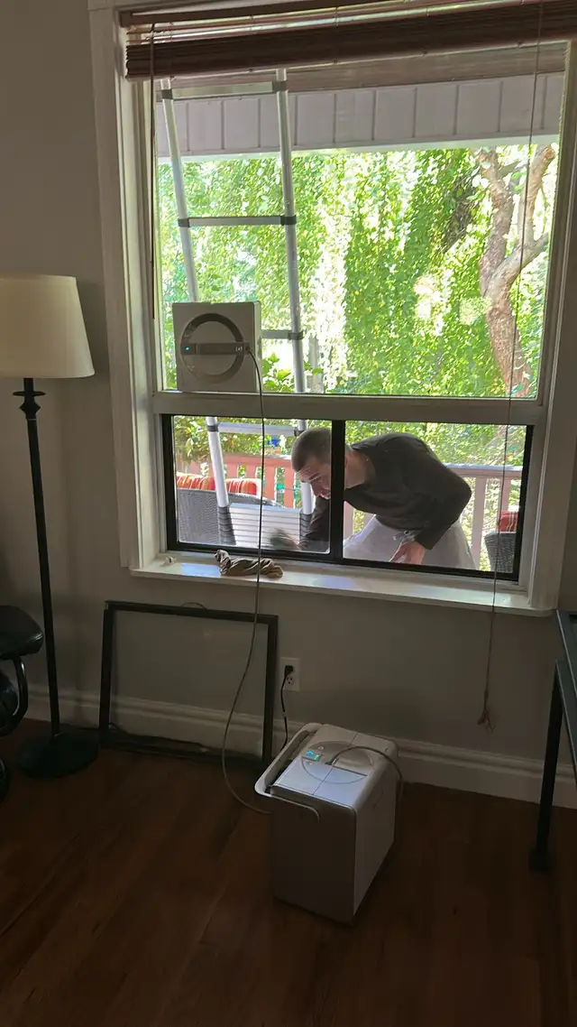 ✨ DIRTY WINDOWS? in Cleaners & Cleaning in City of Toronto - Image 11