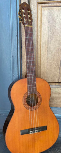 Acoustic guitar Yamaha G 50 A