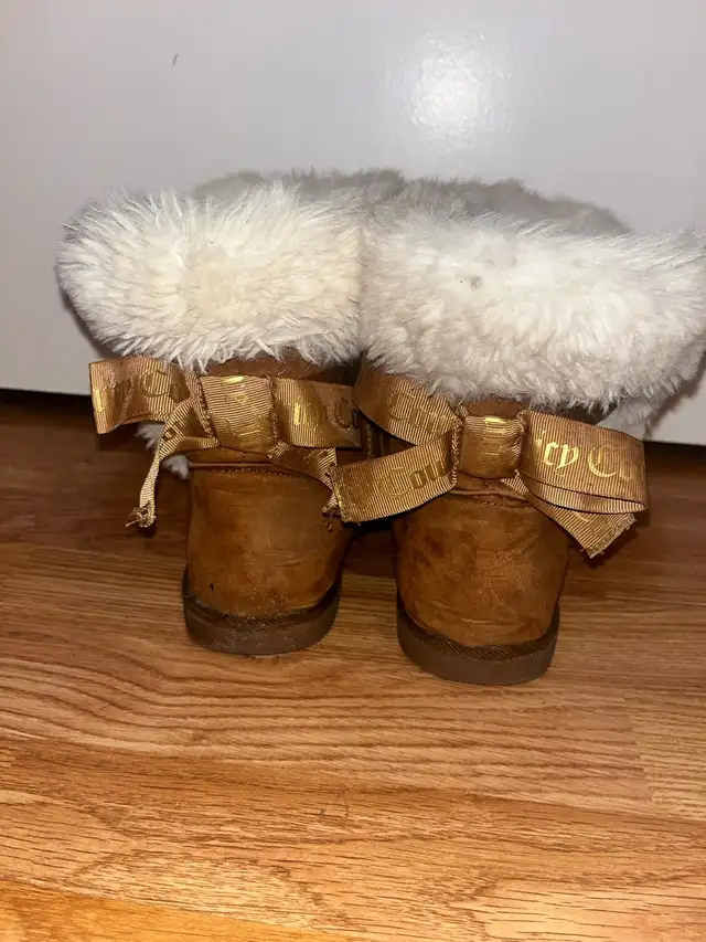  juicy couture UGG boots size 8 women’s in Women's - Shoes in Edmonton - Image 3