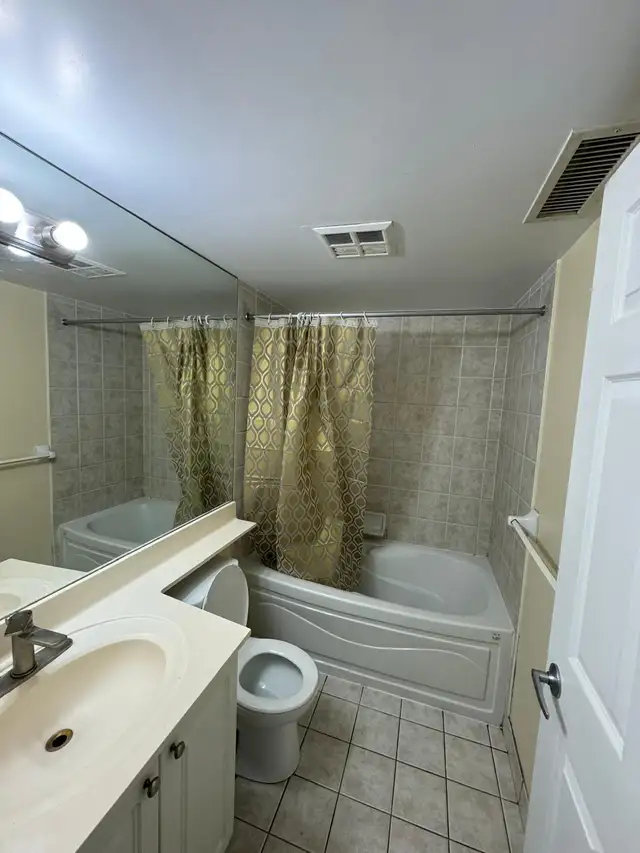 SHARED ROOM AVAILABLE IN MISSISSAUGA. INCLUDING UTILITIES