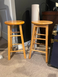 2 wood bar stools