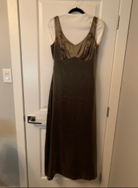 Vintage 90’s Lori Ann Montreal Beautiful evening dress in gold