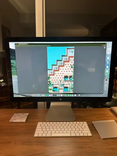 Mac Thunderbolt Monitor, View more