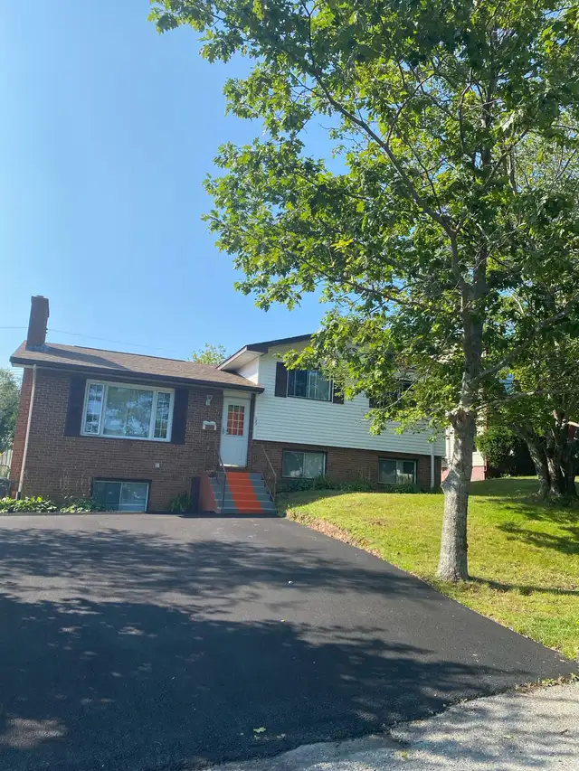 Private room for rent in the permitted house in Room Rentals & Roommates in Dartmouth - Image 2