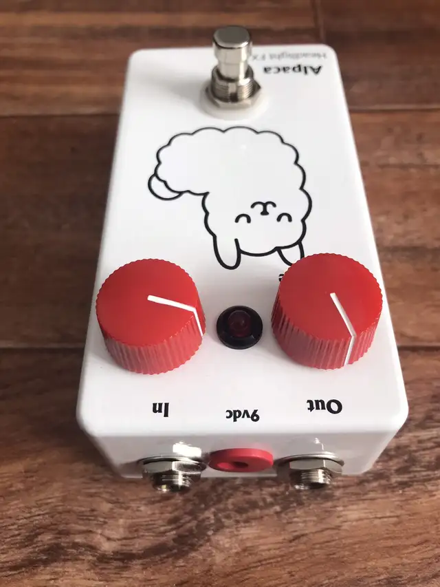 Headlight FX Alpaca (Way Huge red llama clone) in Amps & Pedals in Sherbrooke - Image 4