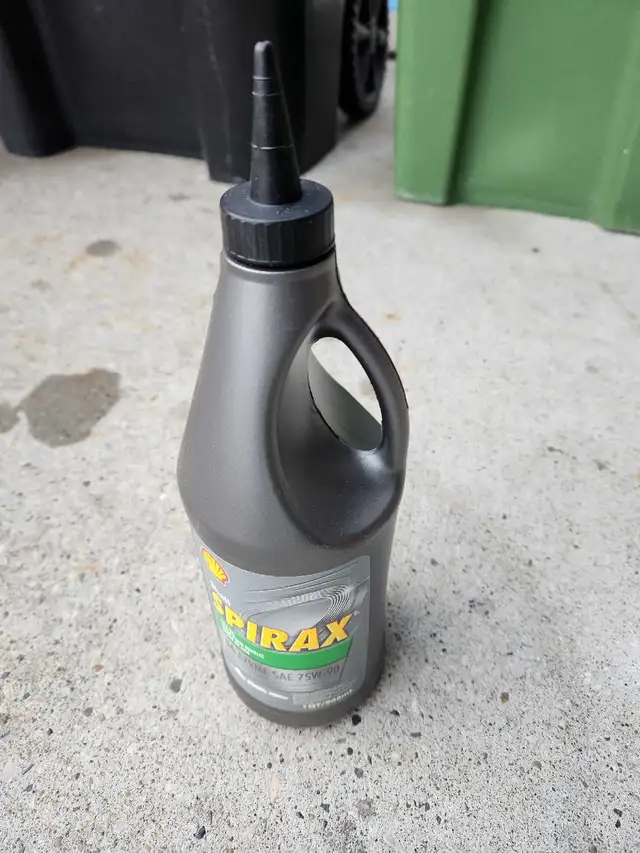 Shell Spirax Oil in Motorcycle Parts & Accessories in Edmonton - Image 4