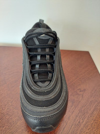 Nike AirMax 97 -size 8.5 Black- Like New