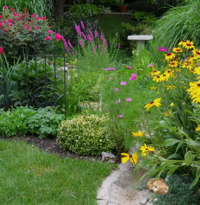 Experienced Gardener available523494013985761281