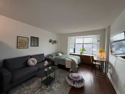 Fully Furnished Studio Near uOttawa Essential Features: Fully Furnished: Bed, desk & chair, closet,...