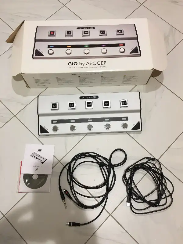 GiO by Apogee Guitar Interface and Stomp Pedal for Mac $425 in Amps & Pedals in City of Toronto - Image 3