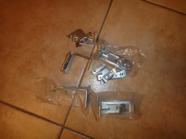 Cabinet Hinge (2$ per hinge)589631741819637768