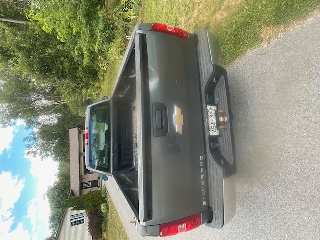 2011 Chevrolet Silverado $2500 221,000 KM in Cars & Trucks in Belleville - Image 2