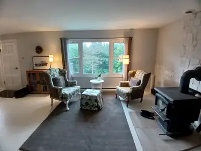 We have this unit available between now - Mar25 on a weekly basis. Big living/bedroom 1 bedroom 1 Si...