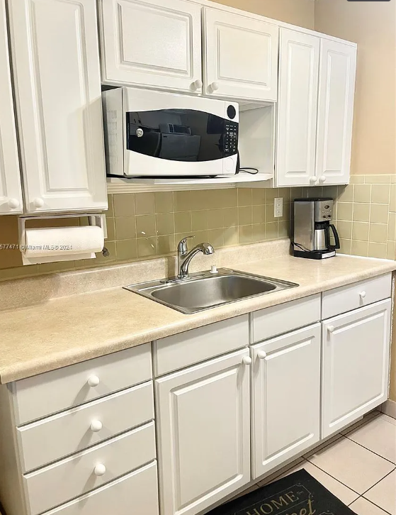 Hollywood, FLA 2 BDRM Condo for rent  $1750 per month in Florida in Canada - Image 3