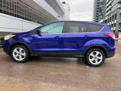 Selling 2013 Ford Escape SE 4WD 4 Cylinder, 1.6L Eco-Boost All season tires 224,000km Has tow hitch...