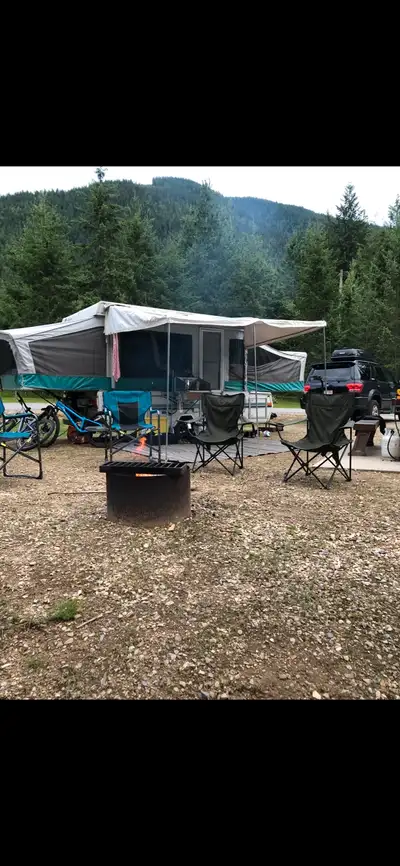 This Jayco Jay 1006 ST is AMAZING and so clean it is ready to camp in tomorrow. Everything works 100...