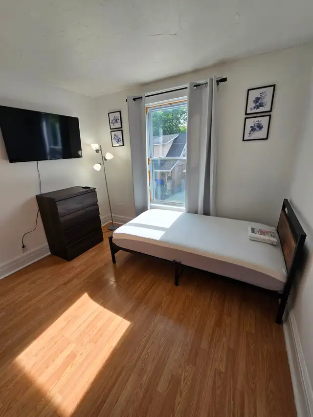 Private&fully furnished bedroom with private bathroom near Uni