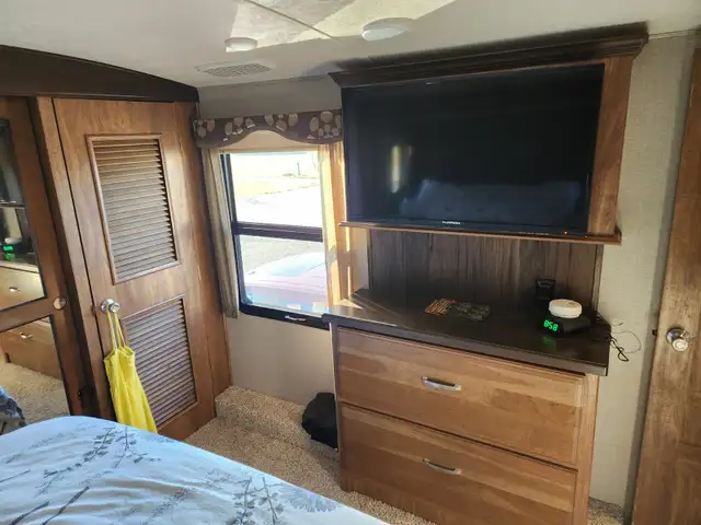 41Ft 5th wheel - priced for quick sale in Travel Trailers & Campers in Regina - Image 4