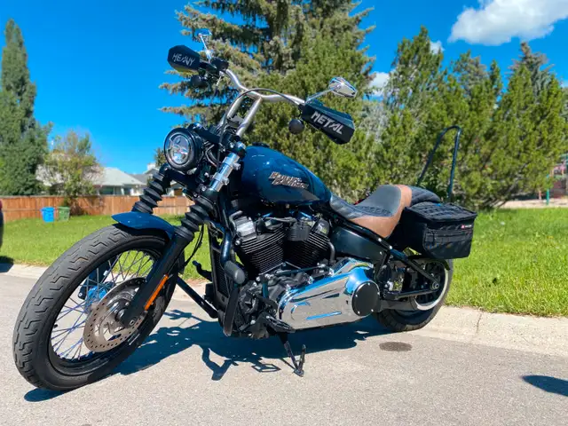 Harley Davidson Street Bob in Street, Cruisers & Choppers in Calgary - Image 3