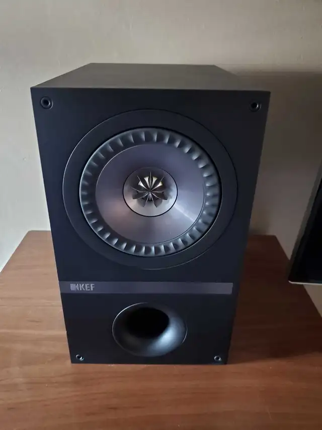 Kef Q100 Bookshelf speakers in Speakers in Markham / York Region - Image 3