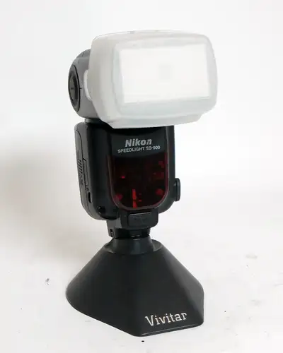 What I have up for sale is a very nice used Nikon Speedlight Flash. This is a very nice used Nikon S...