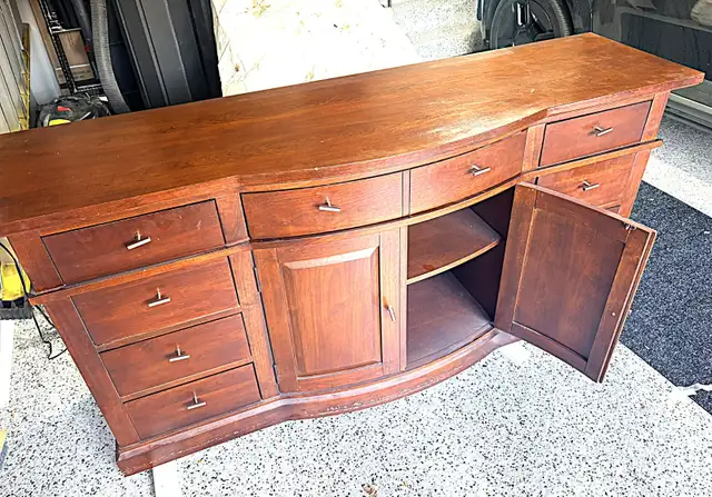 CHERRY HILL Dresser & Mirror in Dressers & Wardrobes in Oakville / Halton Region - Image 5