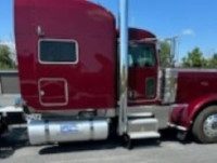 2019 Peterbilt 389 - Excellent Condition - 1 Driver (non smoker)