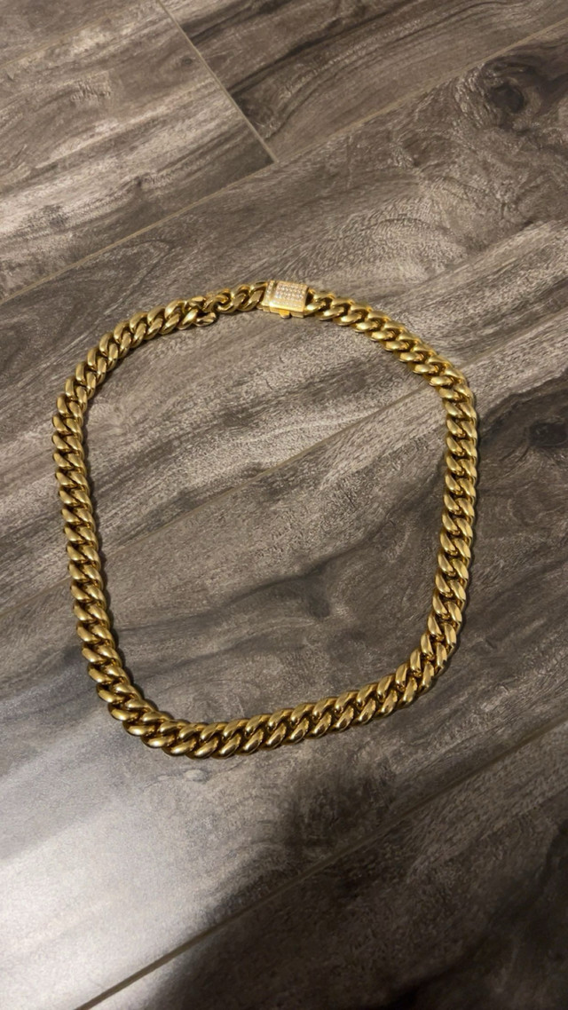 Gold chain in Jewellery & Watches in Kitchener / Waterloo