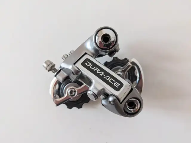 Vintage 1984 Shimano Dura Ace 7400 Mini-Groupset in Road in City of Montréal - Image 3