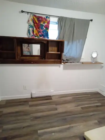 Room for rent great location on the bus route walking distance to town shared kitchen and bathroom r...