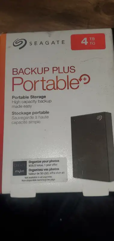 Selling a Seagate Backup Plus 4TB external Hard drive. 4000 GB anywhere on the go. A great ease of a...