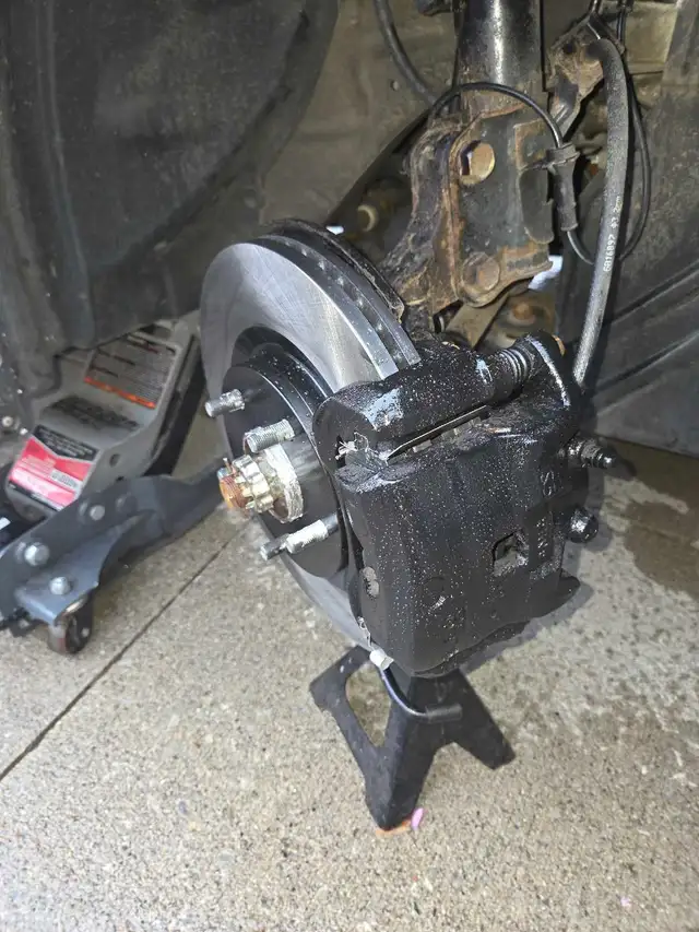 Automotive Mechanic537987136178759681