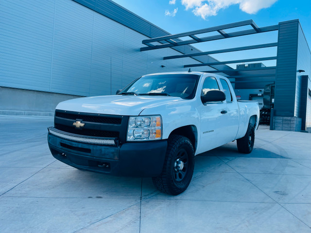 2011 Chevy Silverado 1500 Extended Cab in Cars & Trucks in Calgary