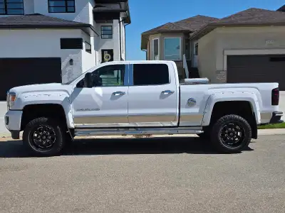 Fully loaded Delete 372,000 KM $29,900.00 306.535.9964