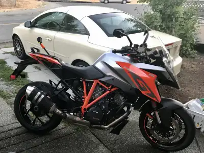 2017 1290 KTM SUPER DUKE GT OEM Saddlebags POWER PARTS COMFORT/HEATED SEAT NEW TIRES NEW BATTERY NEW...