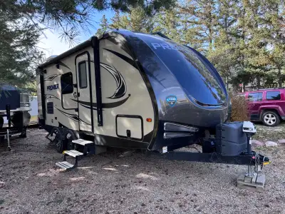 2017 Keystone Premier Ultra Lite Travel Trailer 19 ft tandem axle ultra lite Price: $23,800 CAD (fir...