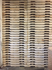CUSTOM PALLETS,HEAT TREATED PALLETS ,48 x 40 PALLETS and more...