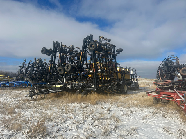 2014 Seedmaster 88-14 w/ 780 Nova Cart Air Drill in Farming Equipment in Swift Current - Image 2