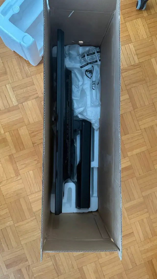 Benq 27inch monitor (GW2765HT) in Monitors in City of Montréal - Image 3