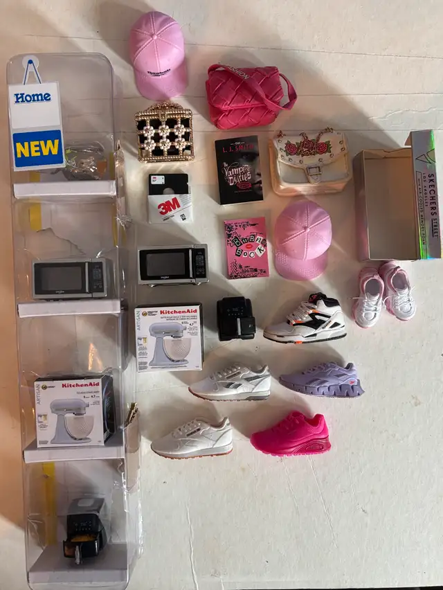 Mini. Verse / Mini Toys - Various Items in Toys in Chatham-Kent - Image 2