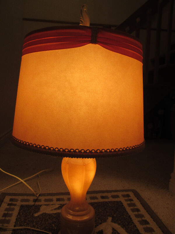 Antique Aladdin Table Lamp in Indoor Lighting & Fans in Fredericton - Image 3
