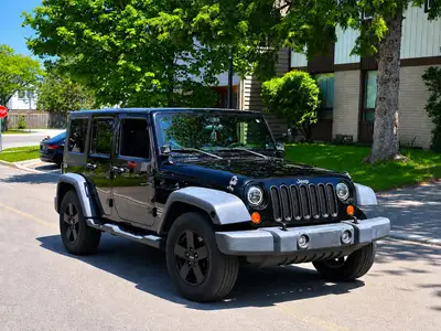 Jeep wrangler 2007 manual Manual transmission Daily driver Runs and drives well Starts a little hard...