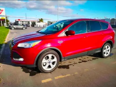 2015 Ford Escape SE AWD, 1.6 EcoBoost Comes with 2 Sets of tirrs: All Seasons and Winter Tires, both...