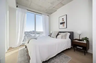 Room for rent in new condo with pool gym metro assomption right outside