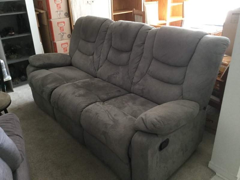 Couch with two seats recliner Couches & Futons Ottawa Kijiji