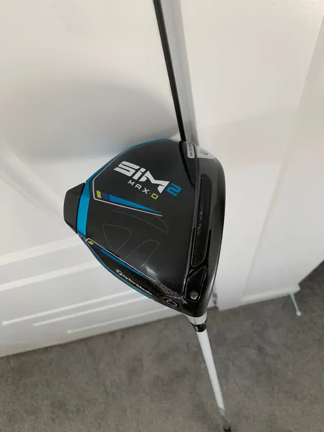 TaylorMade Sim2 Max-D Driver, 10.5 Degree in Mint Condition in Golf in Edmonton - Image 7